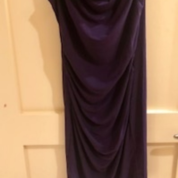 Dress - Picture 3 of 4